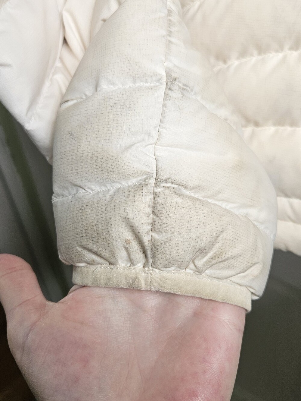 Patagonia Women's Down Puffer Jacket - Picture 10 of 10